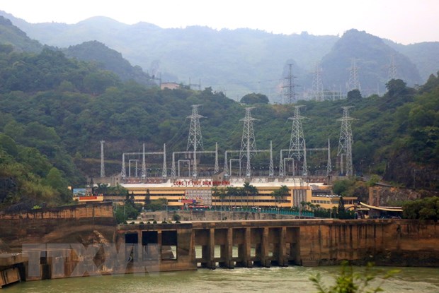 Low water level of Hoà Bình reservoir to affect electricity generation